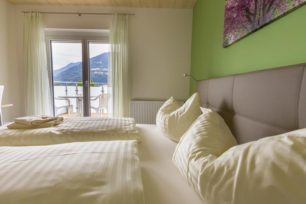 Gaestehaus Krappinger/Pizzeria Mamma Mia Ossiach Habitación foto