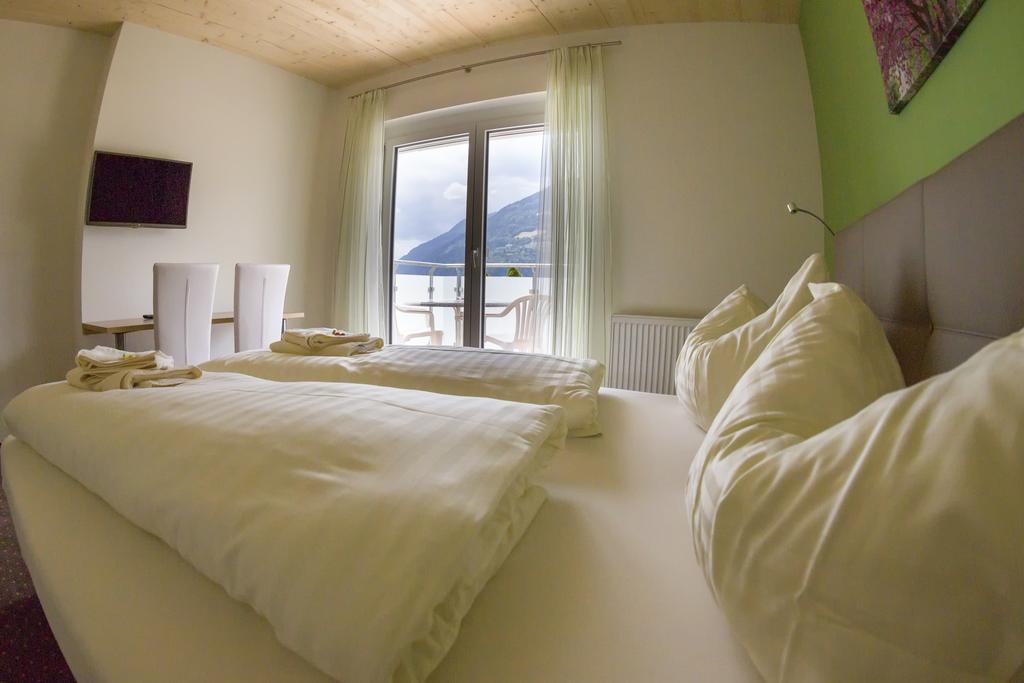 Gaestehaus Krappinger/Pizzeria Mamma Mia Ossiach Habitación foto